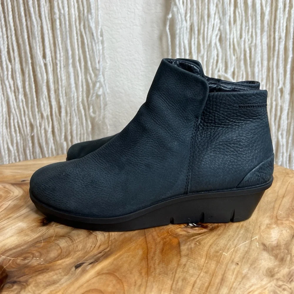 🚫SOLD🚫Ecco Wedge Booties Black - Women's EU 38- US 7.5-8 - Picture 4 of 11